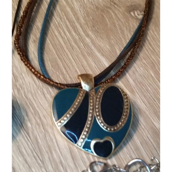 Romantic bundle enamel puff heart 2 necklaces & silver chain charm bracelet. - Picture 3 of 5